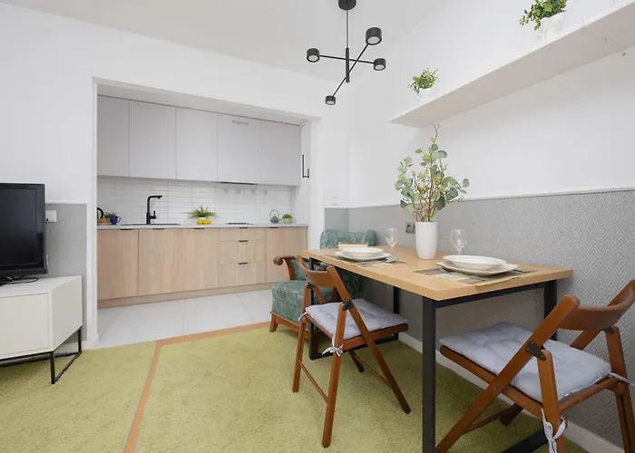 With Balcony Near Metro By Renters Warszawa