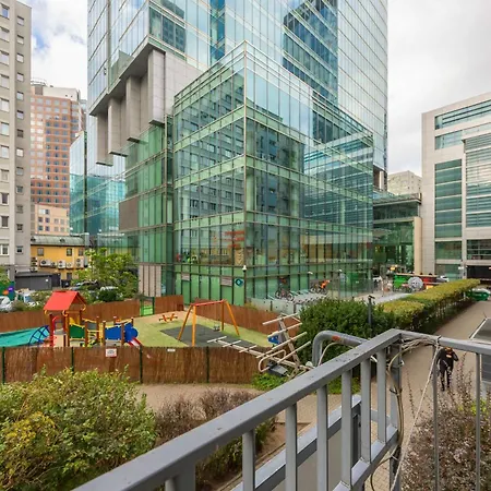 With Balcony Near Metro By Renters *