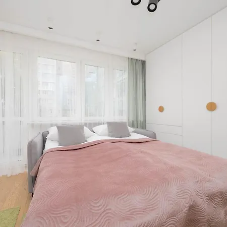 With Balcony Near Metro By Renters アパート *