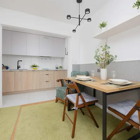 With Balcony Near Metro By Renters Warszawa