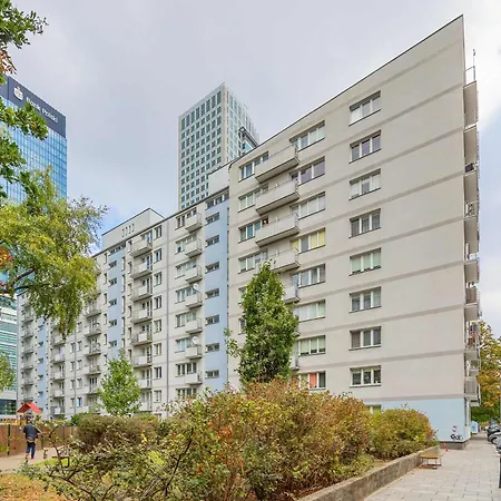 With Balcony Near Metro By Renters شقة وارسو