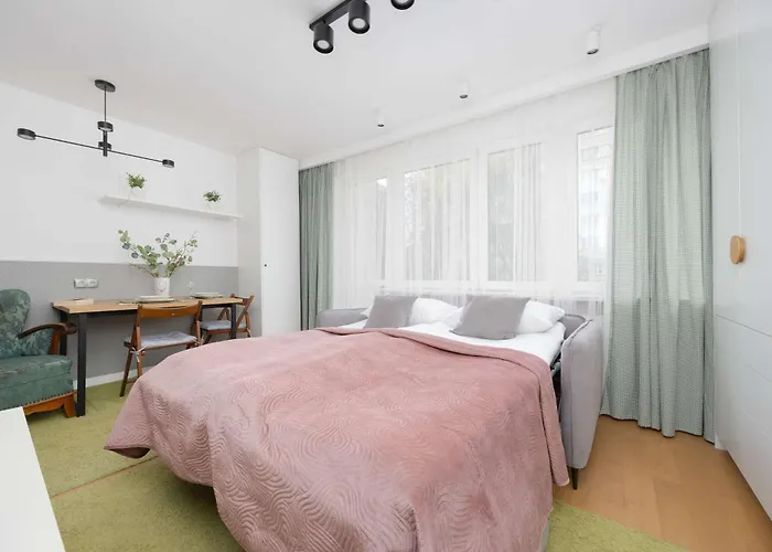 With Balcony Near Metro By Renters Apartment *