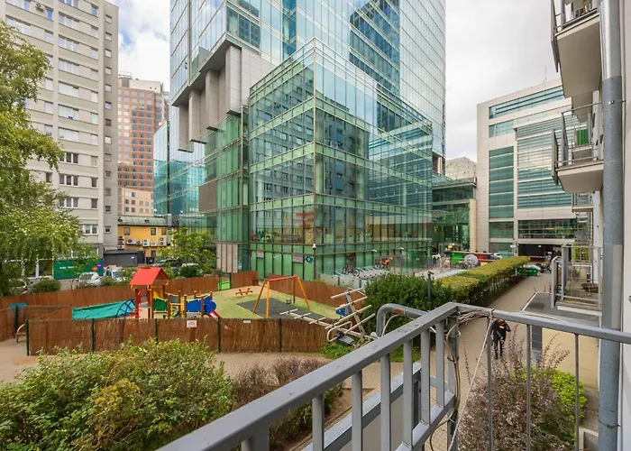 With Balcony Near Metro By Renters *