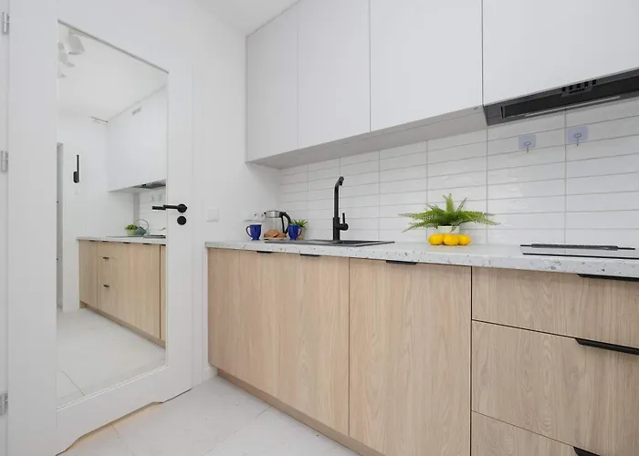 With Balcony Near Metro By Renters アパート *