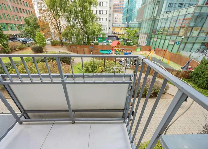With Balcony Near Metro By Renters *