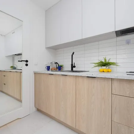 With Balcony Near Metro By Renters Apartment *