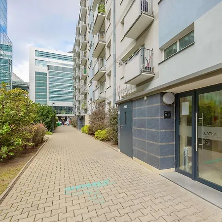 With Balcony Near Metro By Renters * Warschau